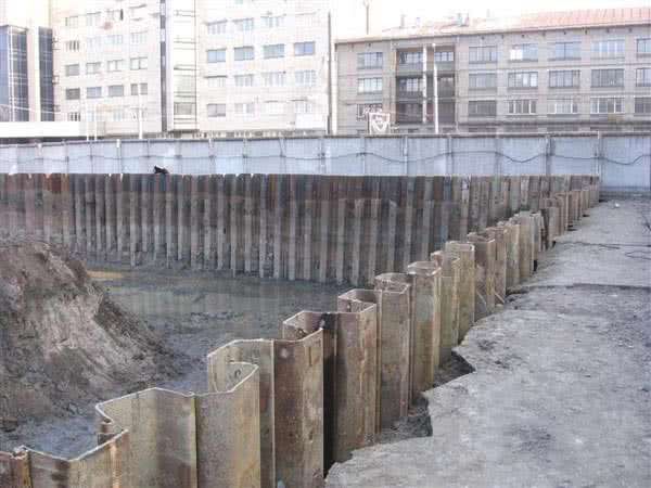 укрепление котлована шпунтом ларсена